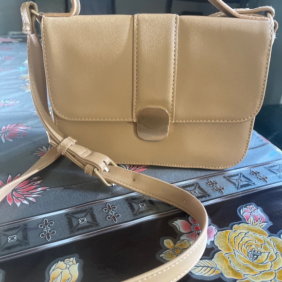 Purse - Picture 1 of 2